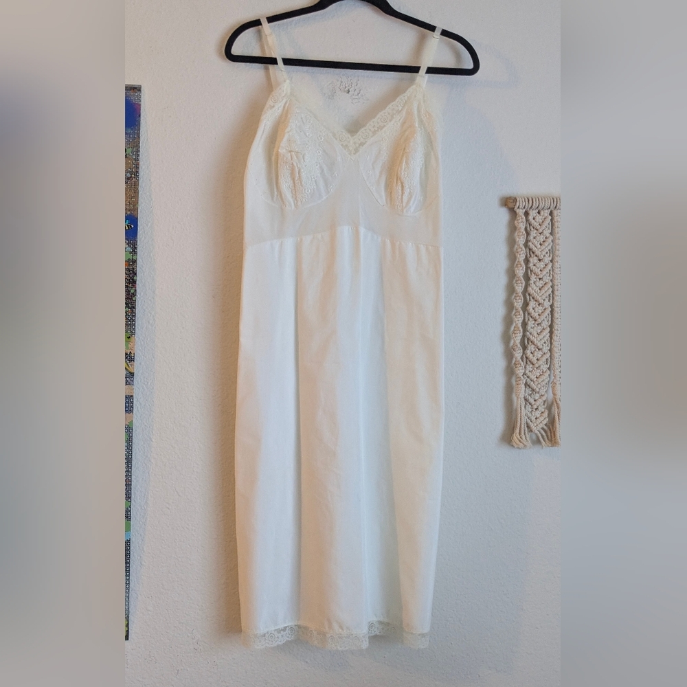 Hollywood Vassarette Vintage Ivory Slip Dress Nightgown Lingerie Lace Sz 38